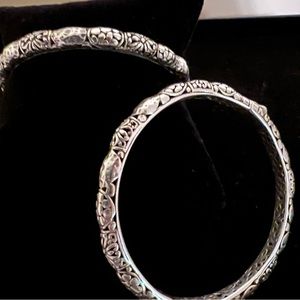 Luxury Artisan of Bali Round Bangle. Crafted of solid sterling silver.